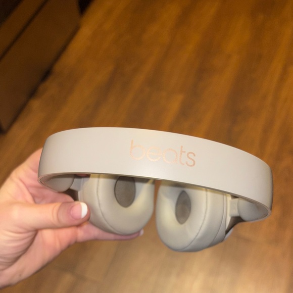 Beats by Dre Solo Pro Wireless Headphones - Picture 3 of 6